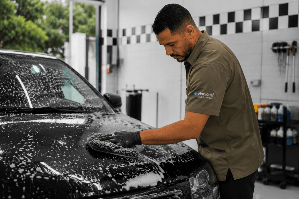 Lavagem sendo realizado na Nacional Auto Center em Brasília