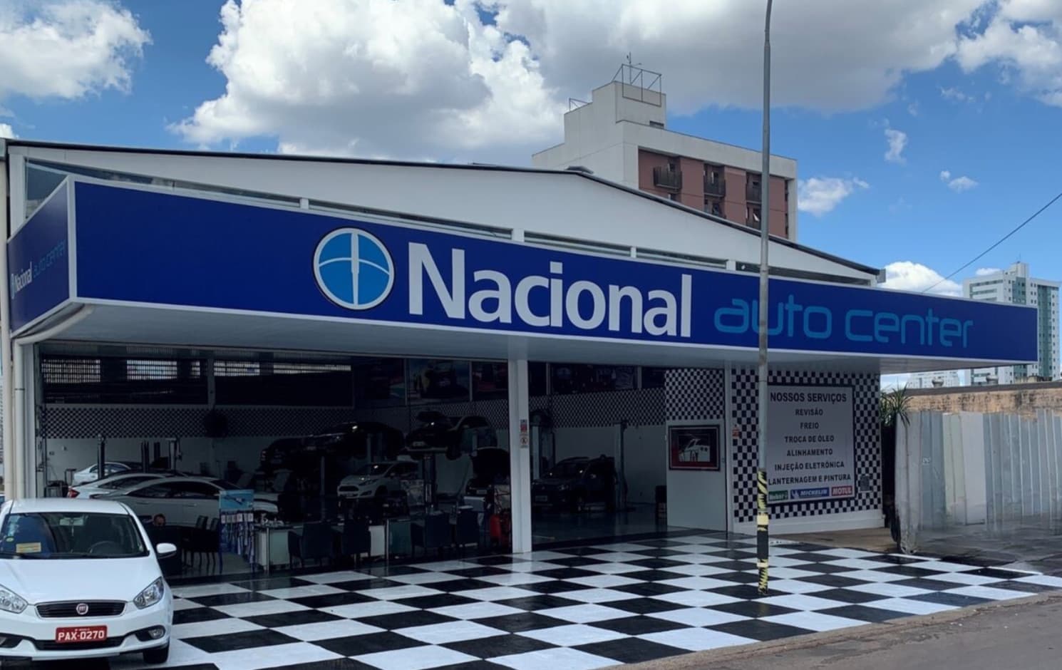 Fachada da Nacional Auto Center na Avenida Sibipiruna, em Águas Claras
